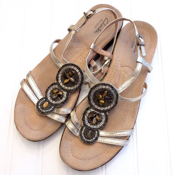 clarks t strap sandals